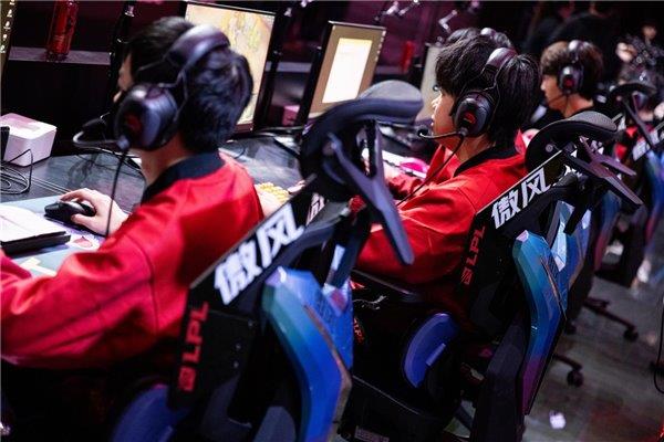 业赛指定用椅 傲风G7凭啥这么火开元棋牌明星直播同款 英雄联盟职(图2)