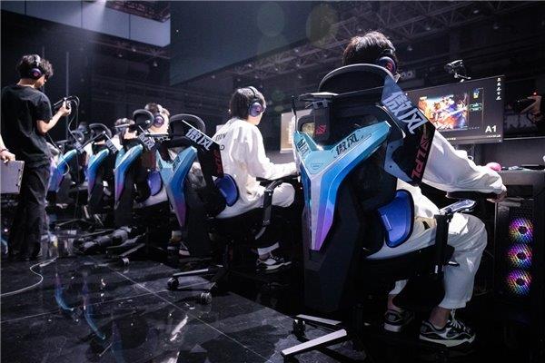 业赛指定用椅 傲风G7凭啥这么火开元棋牌明星直播同款 英雄联盟职(图6)
