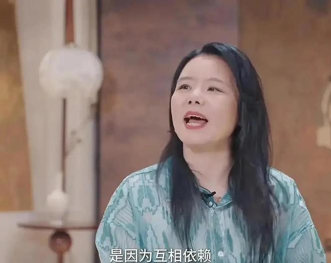 几乎瘫痪3个月下不了床疑曝光离婚隐情开元棋牌试玩50岁龚琳娜自曝曾患病(图15)